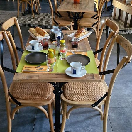 Chambres D'Hotes Du Bistrot D'Ici Saint-Saturnin  Luaran gambar